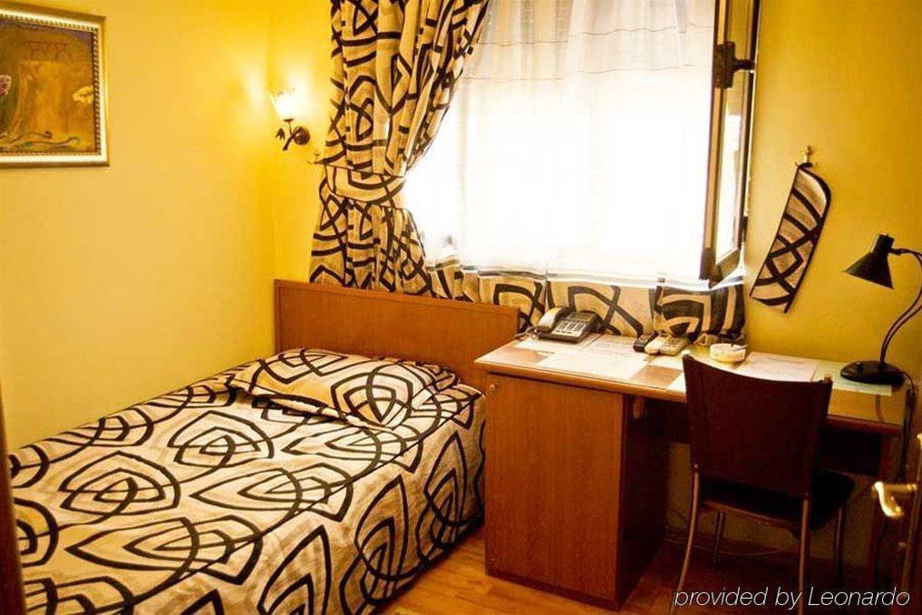 Hotel Villa Tafaj Tirana Exterior foto